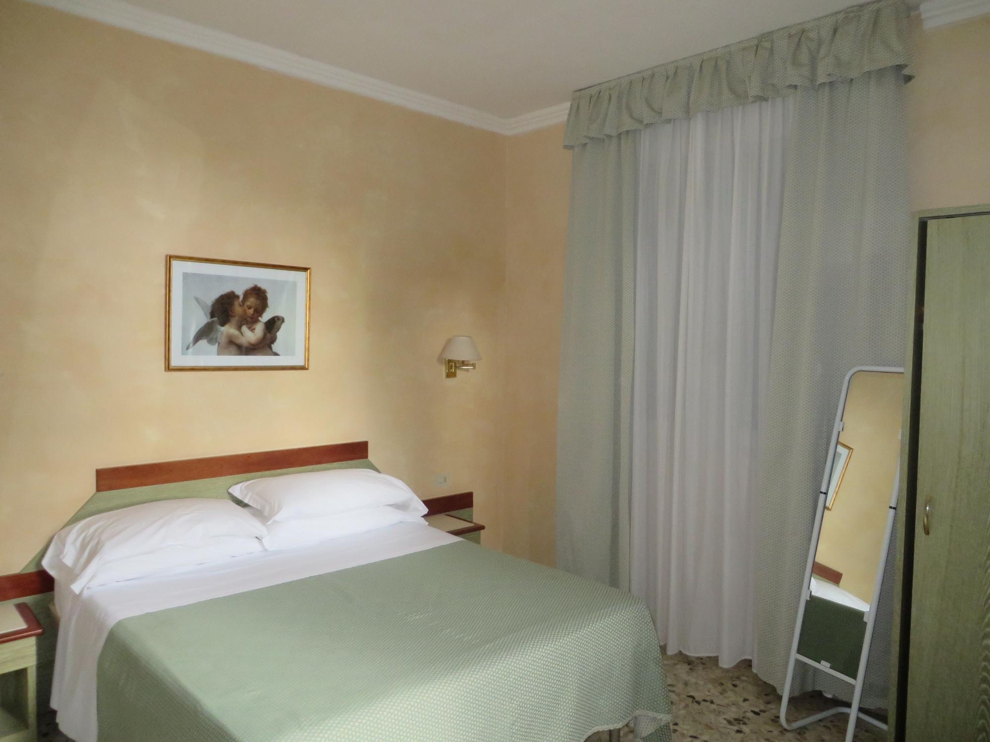 Hotel Villa Tiziana Marina di Pietrasanta Ngoại thất bức ảnh