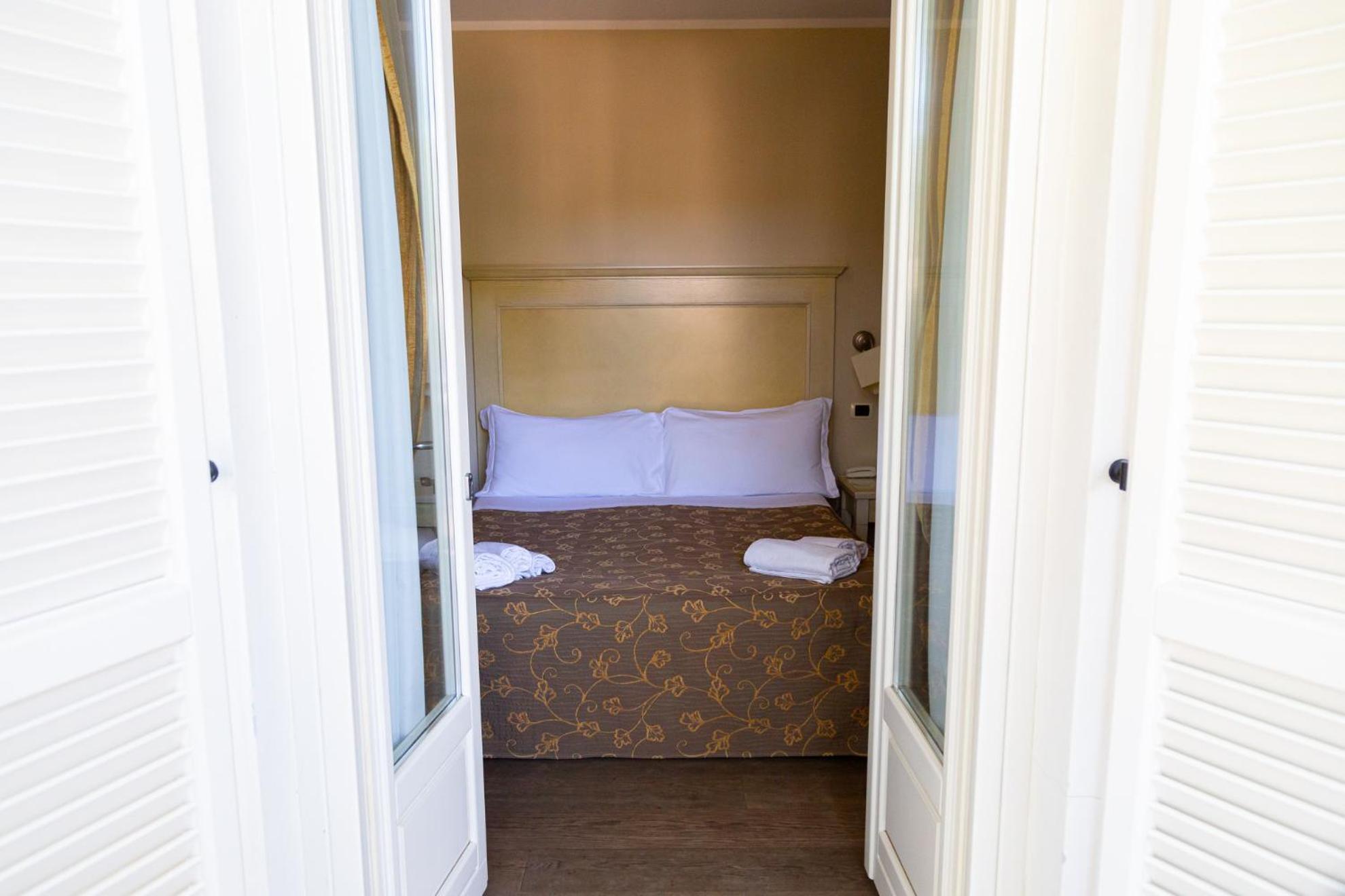 Hotel Villa Tiziana Marina di Pietrasanta Ngoại thất bức ảnh