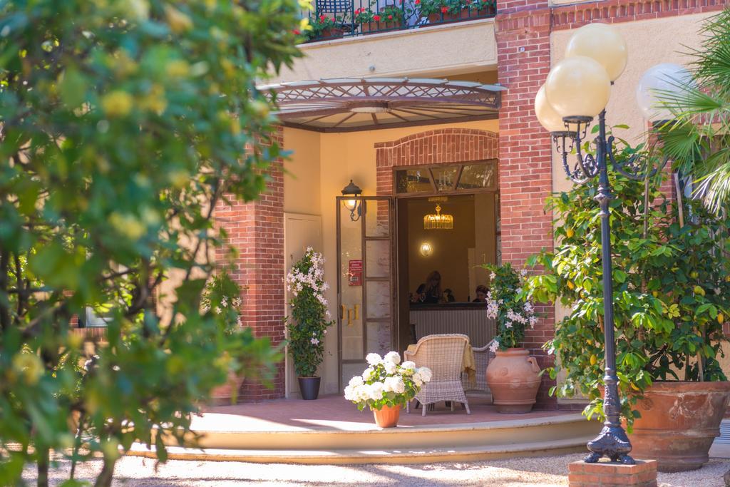 Hotel Villa Tiziana Marina di Pietrasanta Ngoại thất bức ảnh
